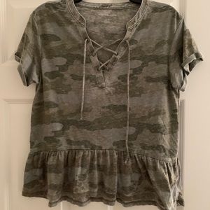Camouflage ruffled and laced top